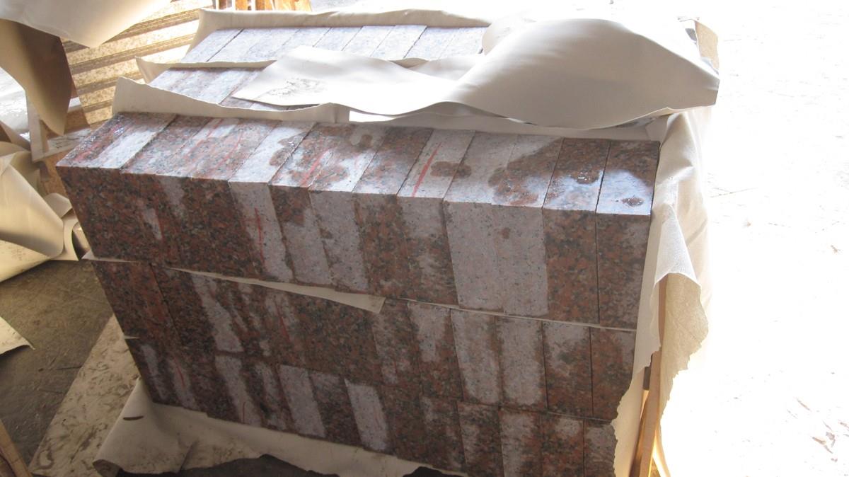 Kļavu sarkanie granīta ķieģeļi Maple red granite bricks