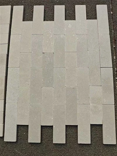 Sabrukušas marmora flīzes